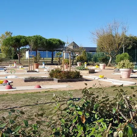 Apartman Manoir Et Terrasse Dans Le Village De Port Bourgenay, Vue Golf, Et Foret, Proche Mer, A 300m Piscine Gratuite D'avril A Sept, 5 Pers Talmont-Saint-Hilaire