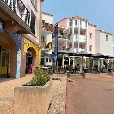 Manoir Et Terrasse Dans Le Village De Port Bourgenay, Vue Golf, Et Foret, Proche Mer, A 300m Piscine Gratuite D'avril A Sept, 5 Pers Apartman Talmont-Saint-Hilaire