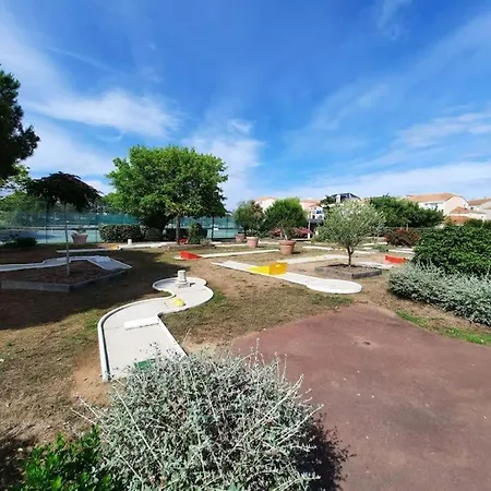 Lejlighed Manoir Et Terrasse Dans Le Village De Port Bourgenay, Vue Golf, Et Foret, Proche Mer, A 300m Piscine Gratuite D'avril A Sept, 5 Pers