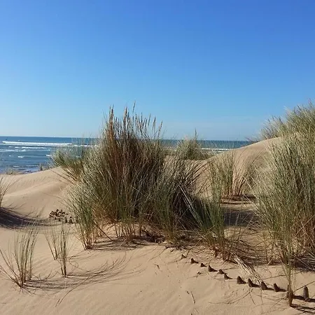 Manoir, Avec Terrasse, Proche Mer, Vue Golf Et Lac, 5 Pers, Acces Gratuit Piscines Apartamento