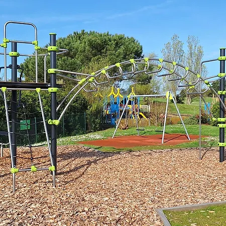 Manoir Et Terrasse Dans Le Village De Port Bourgenay, Vue Golf, Et Foret, Proche Mer, A 300m Piscine Gratuite D'avril A Sept, 5 Pers *