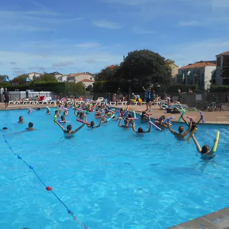 Manoir, Avec Terrasse, Proche Mer, Vue Golf Et Lac, 5 Pers, Acces Gratuit Piscines דירה *