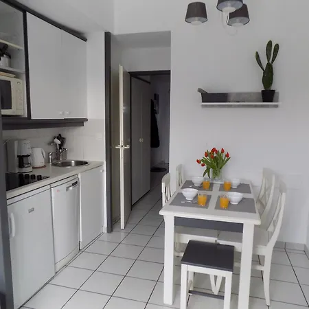 Apartman Manoir Et Terrasse Dans Le Village De Port Bourgenay, Vue Golf, Et Foret, Proche Mer, A 300m Piscine Gratuite D'avril A Sept, 5 Pers *