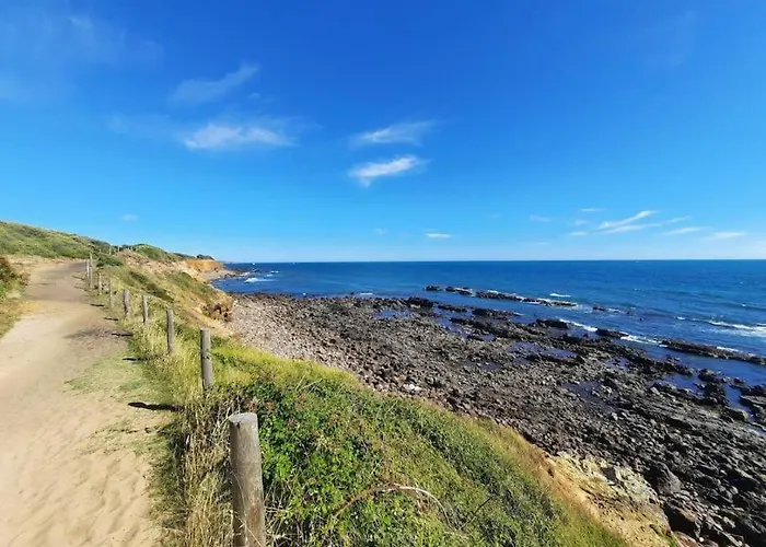 Manoir, Avec Terrasse, Proche Mer, Vue Golf Et Lac, 5 Pers, Acces Gratuit Piscines