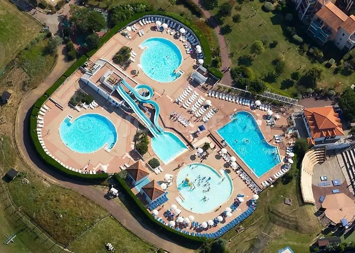 Manoir, Avec Terrasse, Proche Mer, Vue Golf Et Lac, 5 Pers, Acces Gratuit Piscines *